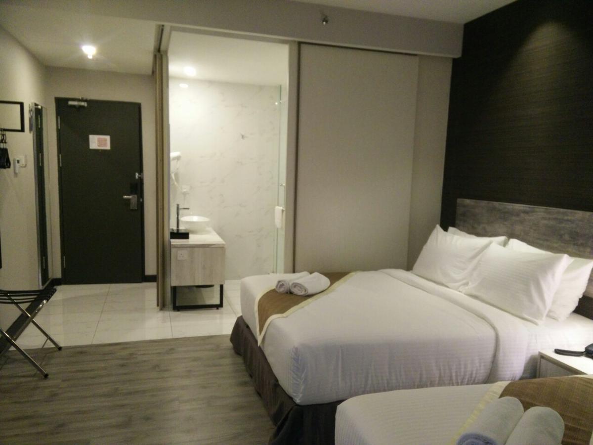 The Leverage Business Hotel